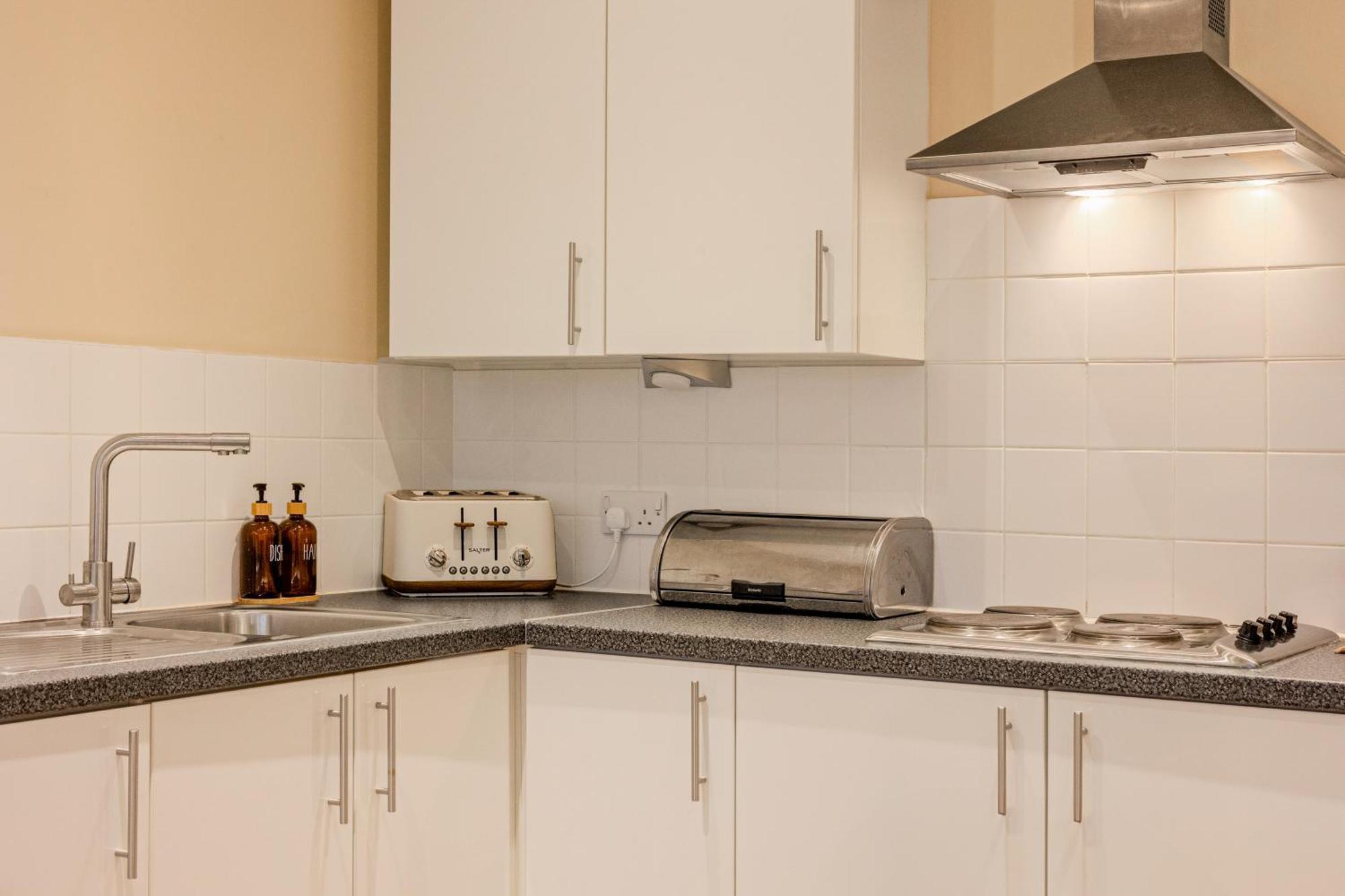 1br Flat W Balcony, 10min Elephant&castle