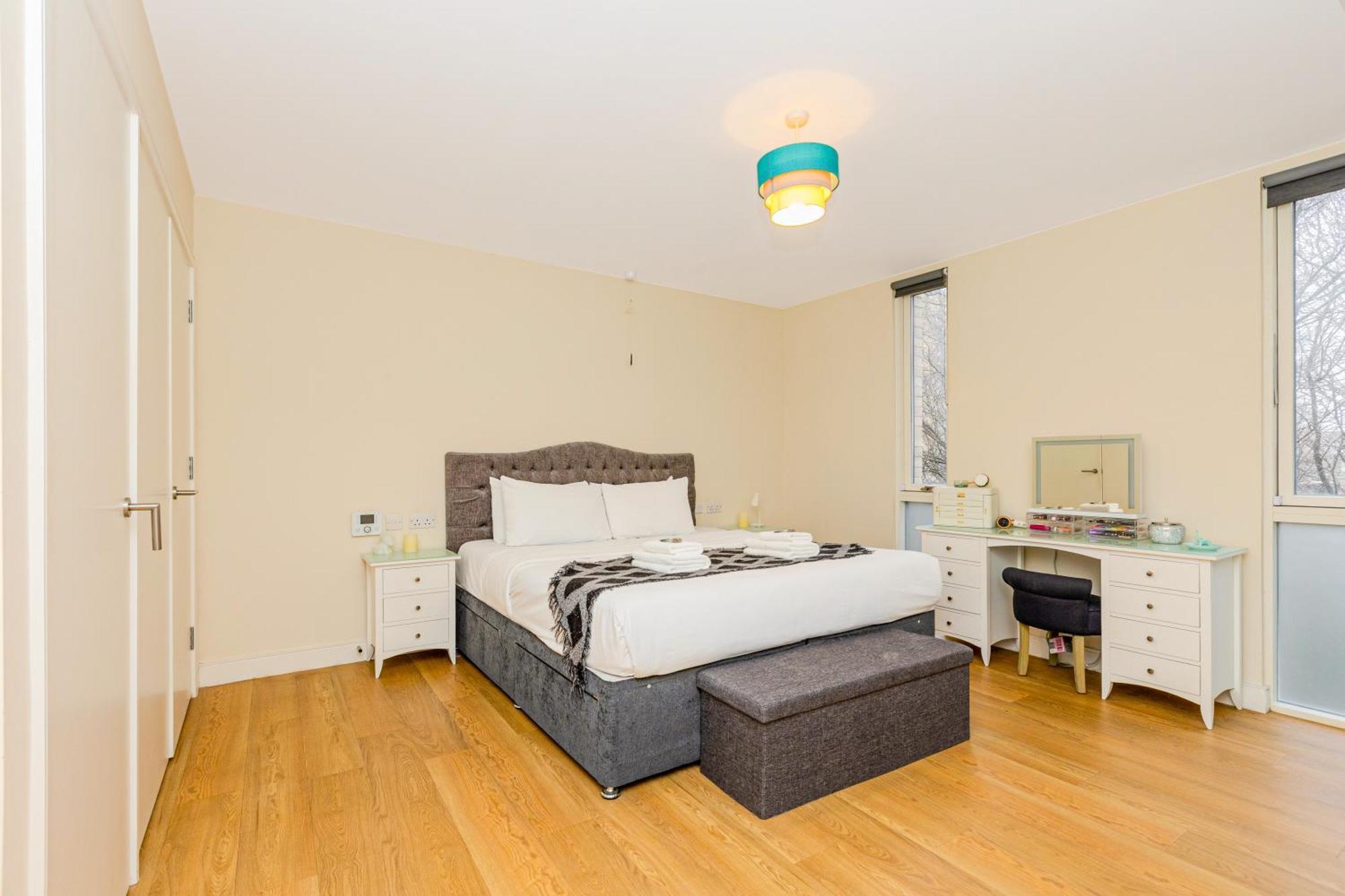 1br Flat W Balcony, 10min Elephant&castle